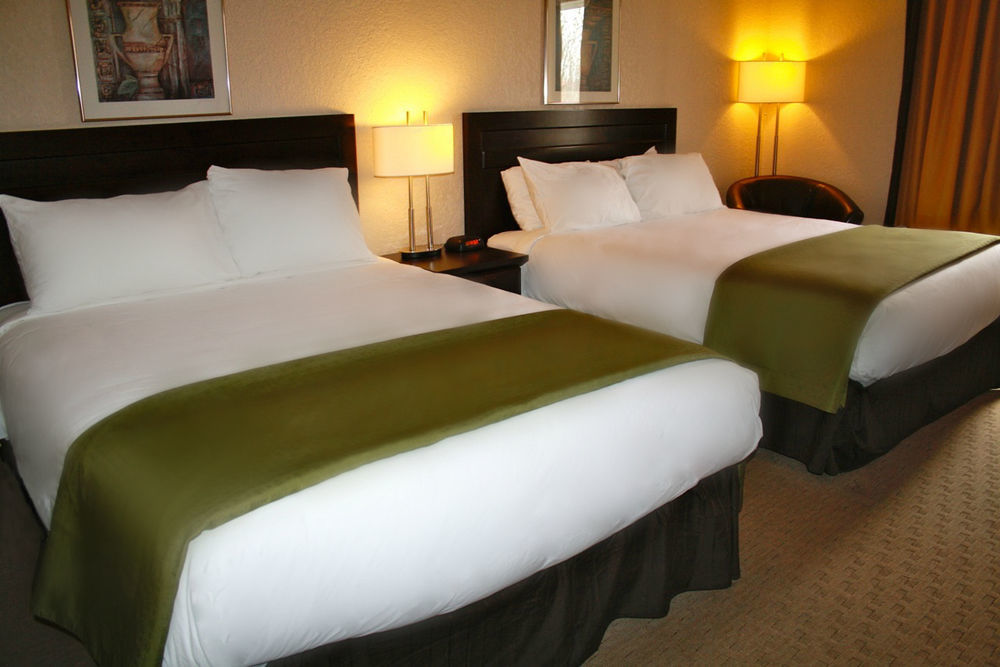 Homestay Express Airdrie Extérieur photo