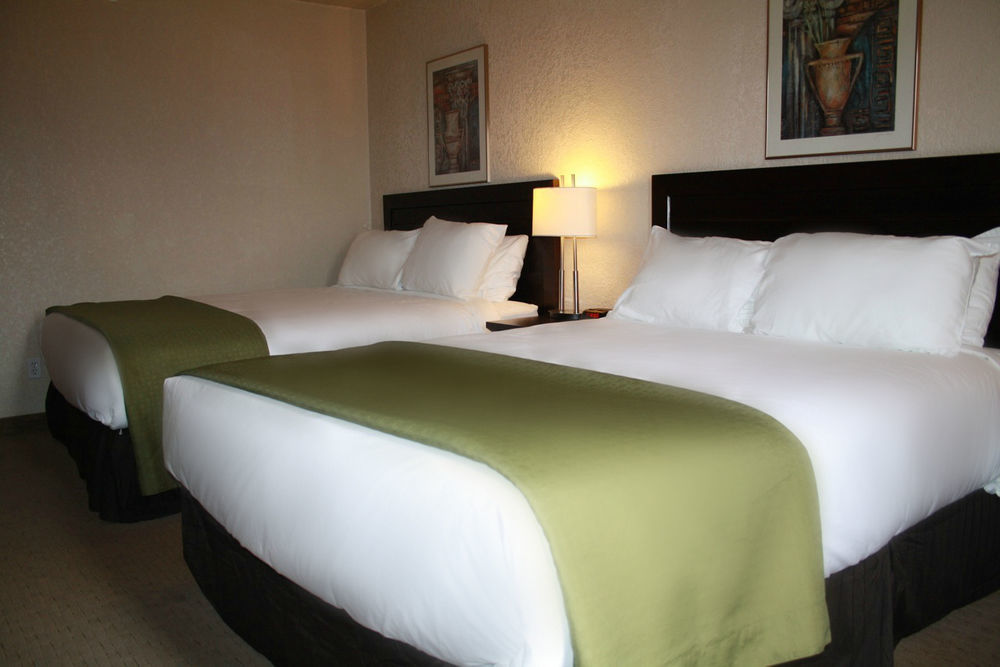 Homestay Express Airdrie Extérieur photo