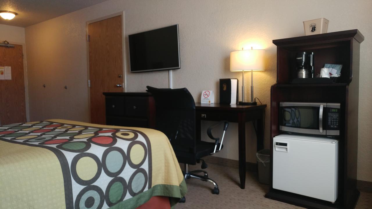 Homestay Express Airdrie Extérieur photo