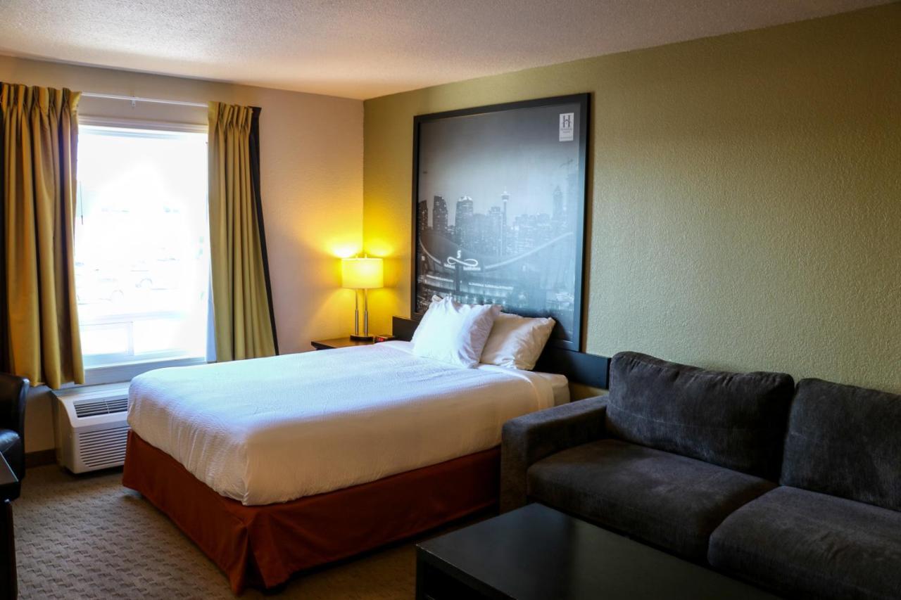 Homestay Express Airdrie Extérieur photo